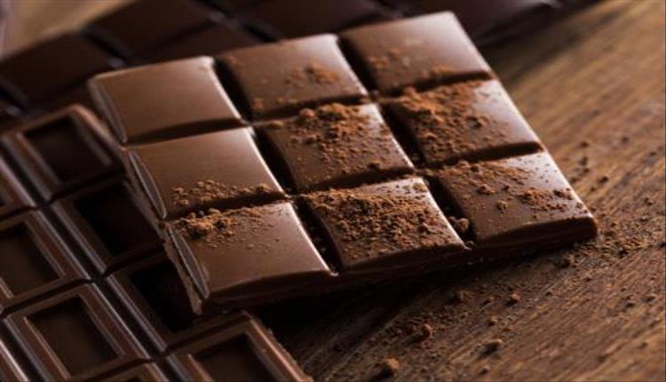 ما علاقة الشوكولاتة بضغط الدم؟