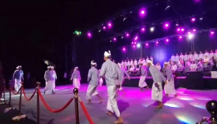 محافظ حضرموت يُشيد بمهرجان "ألحان الزمن الجميل" في عكس التراث الفني الأصيل وإثراء الهوية الفنية الحضرمية