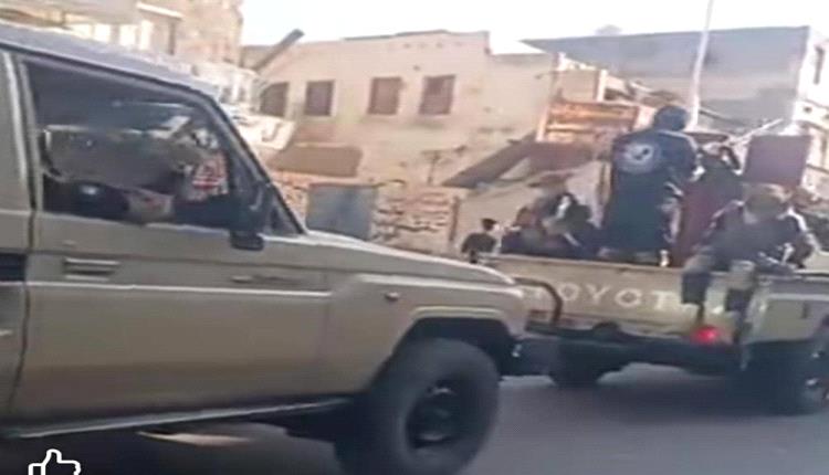 أثر إشتباكات البارحة وظهيرة اليوم.. رتل عسكري للحزام الأمني ومكافحة الإرهاب  يجوب العاصمة  زنجبار