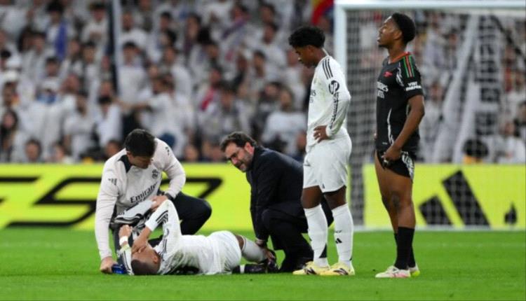 انشيلوتي يكشف عن قائمة ريال مدريد لمواجهة خيتافي