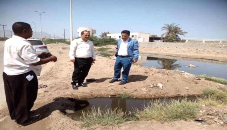 امين عام خورمكسر يتابع معالجة اشكاليات طفح الصرف الصحي وانتشار الحميات