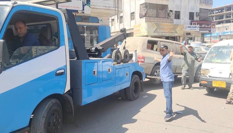 مدير عام المنصورة يؤكد بإستمرار حملة رفع السيارات المتهالكة من شوارع المديرية