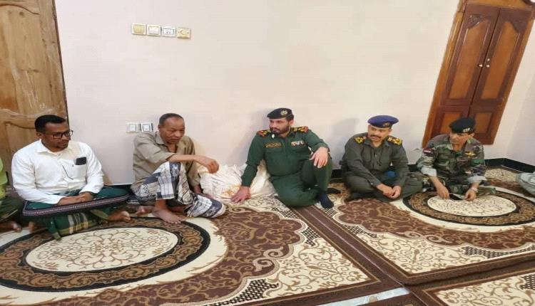 مدير عام الأمن والشرطة بوادي #حضرموت يقدّم واجب العزاء لأسرة الفقيد الشاب محمد سعيد يادين
