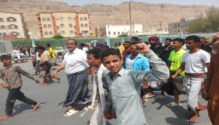 انطلاق ثورة الجياع في سيئون بمسيرات سلمية تطالب بسقوط شرعية الفساد