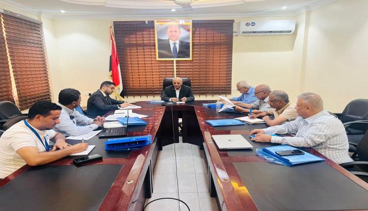وزير المياه يبحث مع منظمة الهجرة الدولية التعاون المشترك ويلتقي مدير مؤسسة المياه في تعز