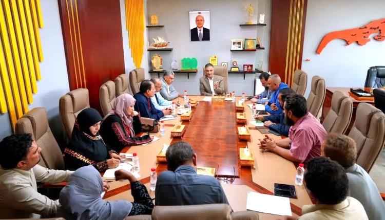 السلطة المحلية بمحافظة عدن تقر رفع حافز المعلمين والمتعاقدين اعتبارًا من نهاية أغسطس الجاري