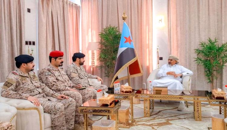 الرئيس الزُبيدي يستقبل مساعد قائد قوات الواجب 802 السعودية