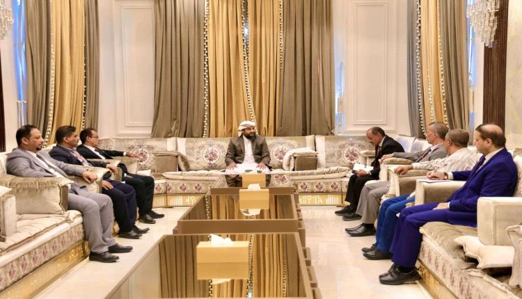 المحرّمي يبحث سبل تعزيز دور المنظومة القضائية في مكافحة الجريمة المنظمة والإرهاب والفساد