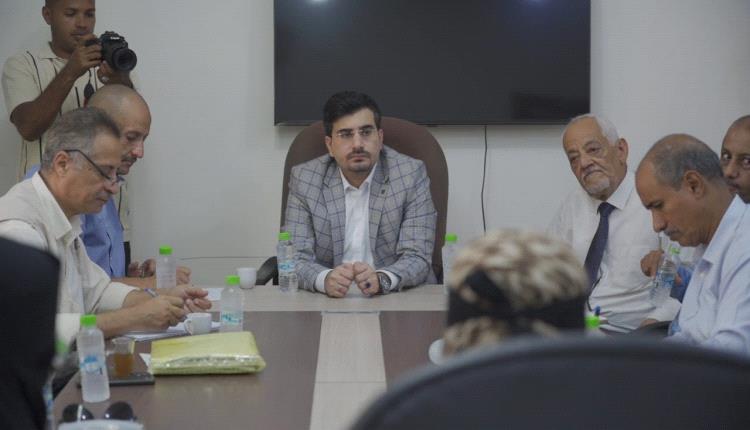 نائب وزير المياه والبيئة يطلع على نشاط مؤسسة المياه بعدن ويتفقد عدداً من المشاريع