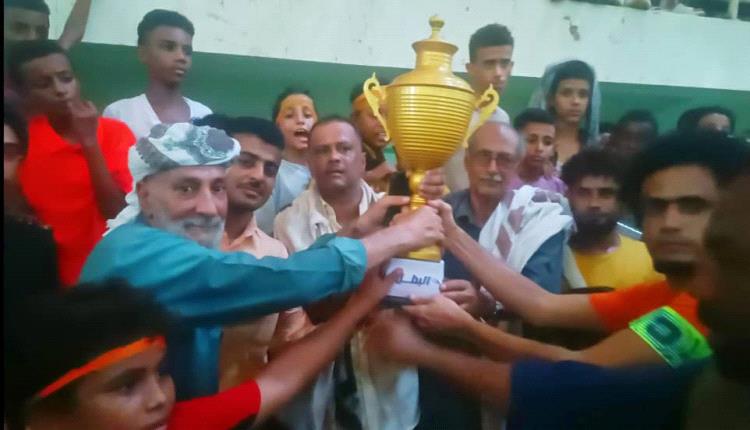 فريق الليبي يتوج بطلاً لدوري فقـداء وشهداء الحاو بالحوطة في كرة القدم الخماسية