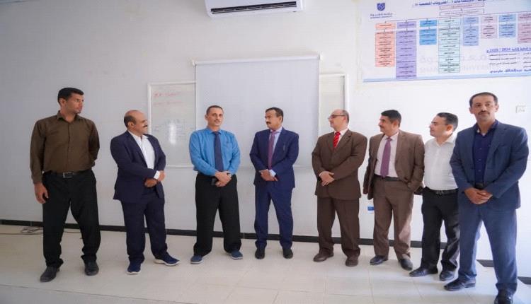 المحافظ بن الوزير يتفقد رئاسة جامعة شبوة ويدشن امتحانات القبول بكليات الاقتصاد والإدارة والحاسوب وتكنولوجيا المعلومات