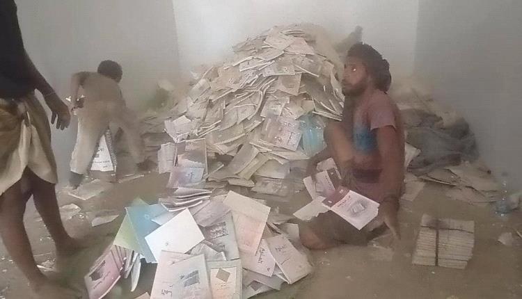 صندوق النظافة بأحور يتكفل بنقل الكتب المدرسية من مجمع الزهراء إلى مدرسة الصديق