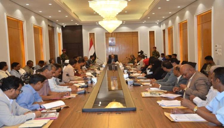 اجتماعٌ للمكتب التنفيذي بحضرموت يقف أمام نتائج نزولات لجنة ضبط الأسعار والحالة المدارية ونشاط عدد من المكاتب والمرافق الخدمية