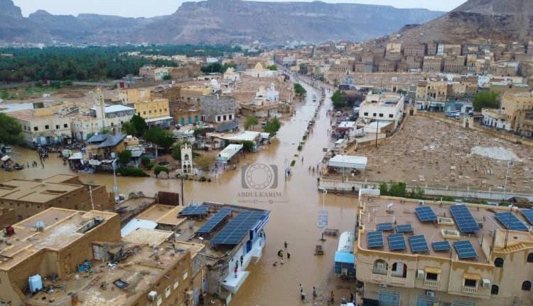 امطار وسيول تلحق أضراراً واسعة وتقطع الطرق بين مديريات وادي_حضرموت