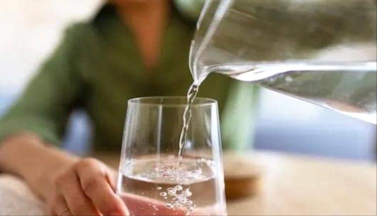 دراسة: نقص شرب الماء يزيد من استجابة الجسم للإجهاد