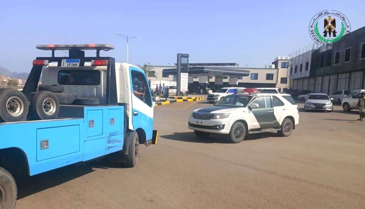 حزام عدن تباشر تنفيذ خطة طوارئ لاحتواء سيول الحسوة بمديرية البريقة