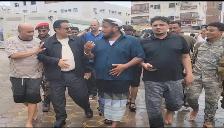 الداؤودي و الحسيني يشرفان على أعمال شفط مياه الأمطار في عدد من شوارع مديرية المنصورة