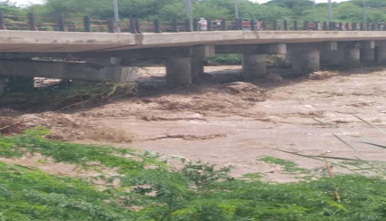 سقوط وشيك لجسر العرائس بالعند – لحج