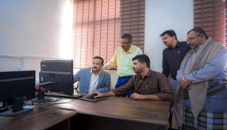 المحافظ بن الوزير يدشن منصة أسعار شبوة الإلكترونية كخطوة لتعزيز الشفافية وتنظيم الأسواق