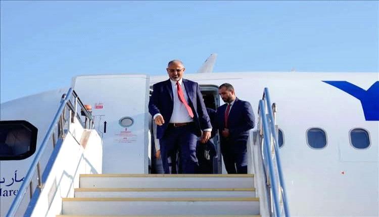 الرئيس.عيدروس الزبيدي يصل شبوة لافتتاح محطة للطاقة الشمسية