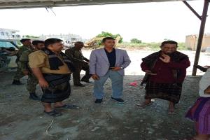 السلطة المحلية خنفر تُنهي أزمة المحروقات في المديرية  وتُلزم المحطات بالبيع بالسعر الرسمي