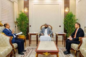 المحرّمي يؤكد أهمية التوريد المنتظم للبنك المركزي خلال لقائه بقيادة مصلحة الضرائب