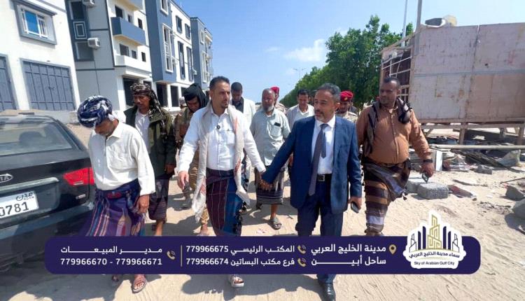 رئيس الهيئة التنفيذية لانتقالي أبين، يزور سماء مدينة الخليج العربي ويشيد بالنقلة الاستثمارية الكبرى ومشروع طاقة الرياح الأول في اليمن