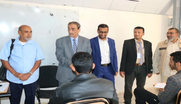 شبوه..الأمين العام هشلة يدشّن امتحانات الفصل الدراسي الأول بفرع جامعة القرآن الكريم بالمحافظة