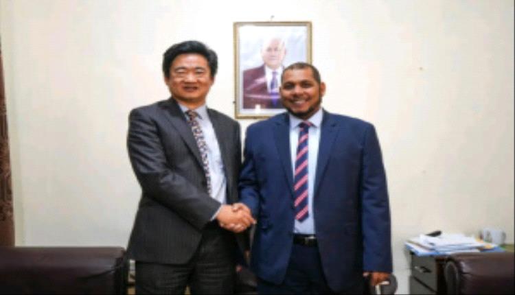محافظ سقطرى يبحث مع القائم بأعمال السفير الصيني تعزيز التعاون التنموي والاستثماري