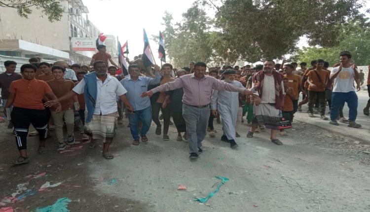 خنفر تشهد تظاهرة جماهيرية حاشدة تأييدًا لأبناء حضرموت في تحرير الوادي والصحراء