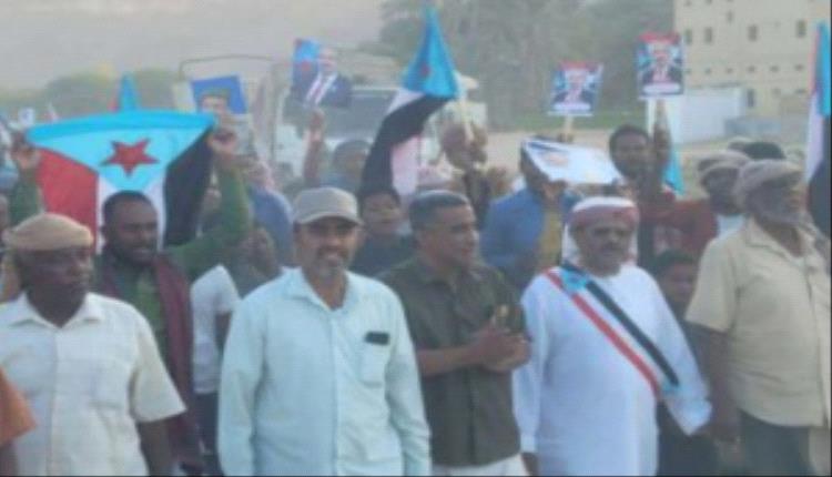 مسيرة جماهيرية في بأعلال والغرف ابتهاجًا بتحرير وادي حضرموت وانتصارات القوات الجنوبية