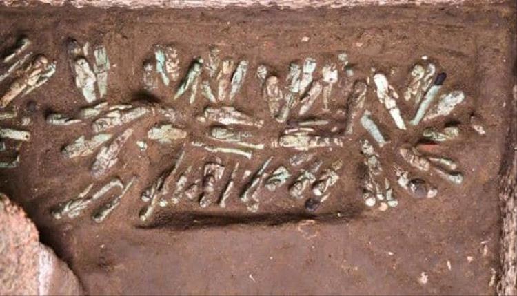 اكتشاف 225 تمثالًا جنائزيًا نادرًا داخل مقبرة فرعون تانيس في مصر