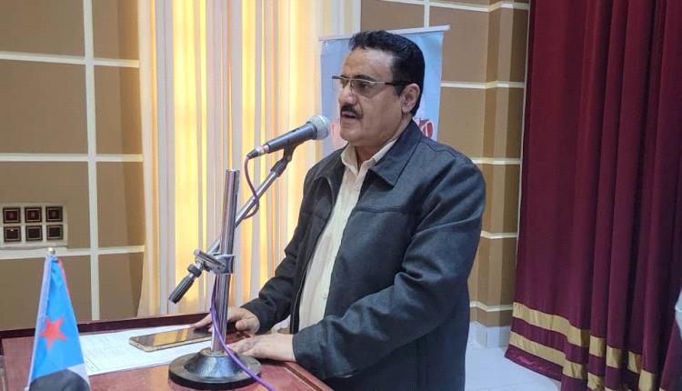 خلال إستقباله فريق التوجيه والرقابة الرئاسي..مدير عام المنصورة يطالب بإعلان الاستقلال الثاني لدولة الجنوب العربي