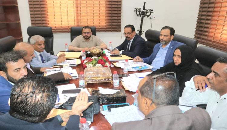 وزير الأشغال يترأس اجتماع مجلس صندوق صيانة الطرق لمناقشة موازنة وخطة العام 2026