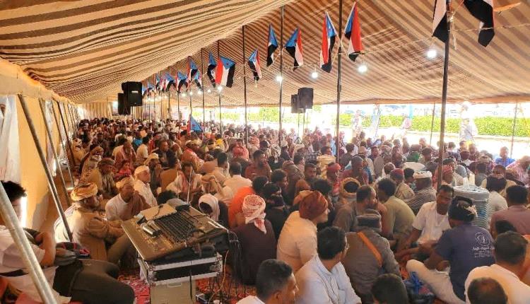 أبناء وادي وصحراء حضرموت يواصلون اعتصامهم المفتوح للمطالبة بإعلان دولة الجنوب العربي