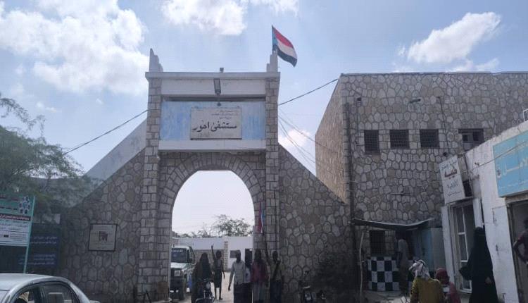 انتقالي أحور يرفع علم الجنوب على عدد من المرافق الحكومية بالمديرية