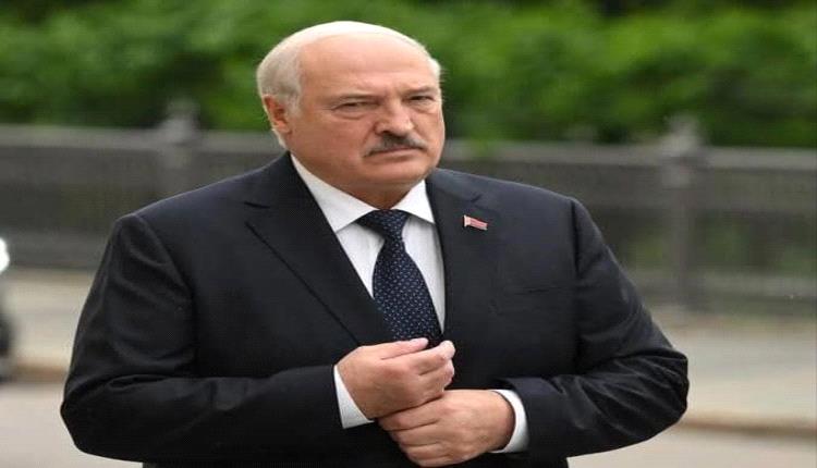 لوكاشينكو يعفو عن 123 سجينا في إطار اتفاق مع الولايات المتحدة ويُسهم في تخفيف العقوبات