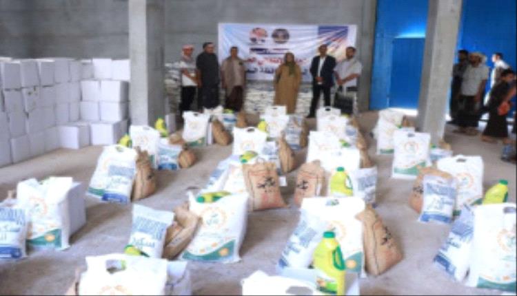 بدعم من الرئيس الزُبيدي.. انتقالي المهرة يدشّن توزيع السلال الغذائية للأسر الأشد احتياجًا