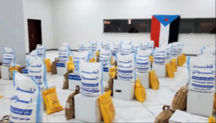 انتقالي وادي وصحراء حضرموت يواصل تنفيذ برنامج توزيع السلال الغذائية في المديريات