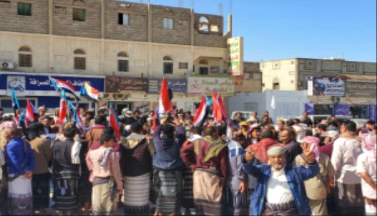 وفد جماهيري من مديريتي الروضة ونصاب ينضم لمخيم الاعتصام المفتوح بعتق دعماً لمطالب إعلان دولة الجنوب