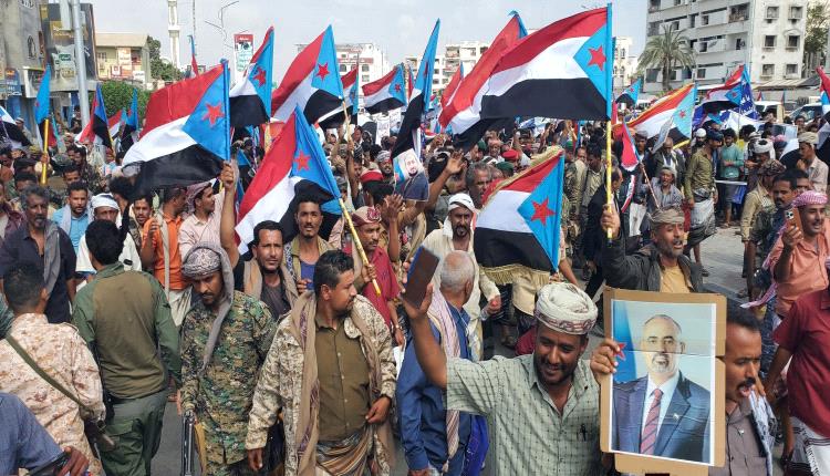 موكب قبائل الصبيحة يصل ساحة الاعتصام المفتوح بساحة العروض للمطالبة بإعلان استقلال دولة الجنوب العربي