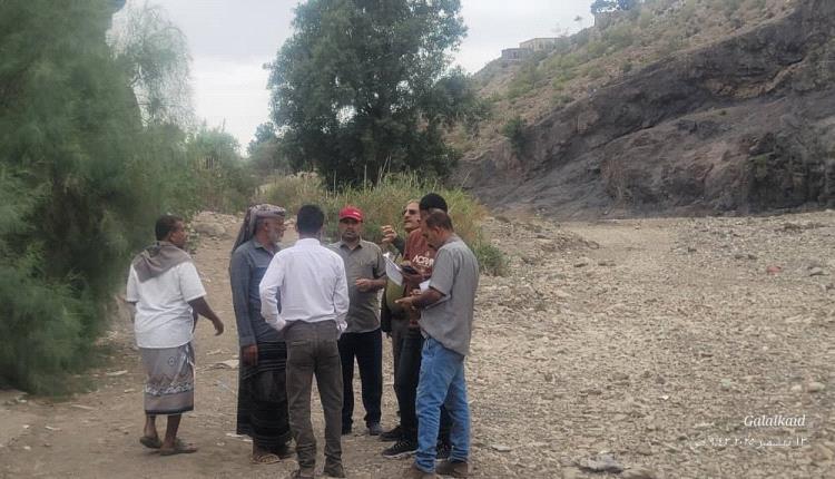 مدير عام المسيمير ووكيل وزارة الزراعة يتفقدان مواقع إعادة تأهيل قنوات الري ضمن مشروع الإدارة المتكاملة للموارد المائية