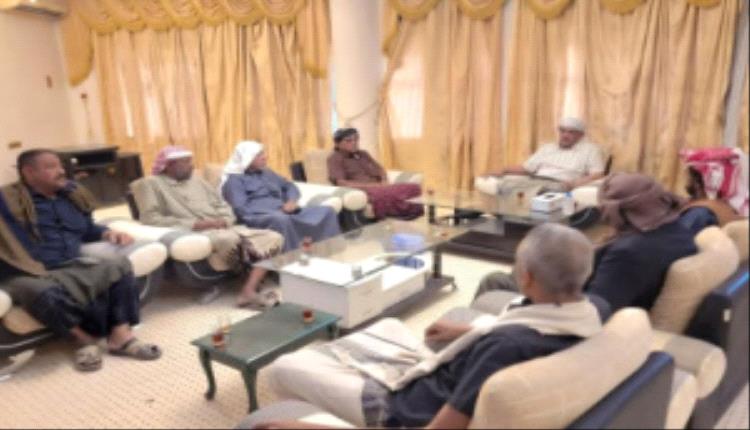 رئيس الجمعية الوطنية يؤكد أهمية التلاحم الحضرمي خلال استقباله مشايخ وأعيان قبيلة آل بن سحاق