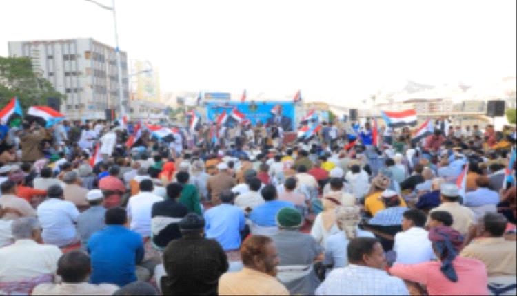 وفد من أبناء أرخبيل سقطرى بالمكلا يشارك في الاعتصام دعمًا لقضية الجنوب