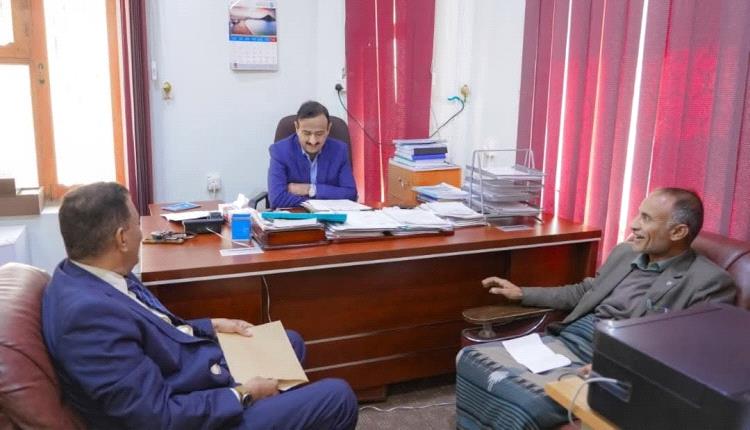 المحافظ بن الوزير يطّلع على أوضاع مديرية مرخة العليا ويؤكد رفع مستوى الأداء وتحسين الخدمات وتعزيز الاستقرار.