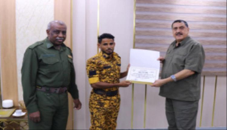 شرطة عدن تشيد بجهود أفراد حراسة المنشآت وتكرّم المتميزين منهم