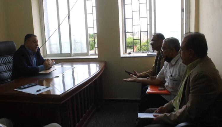 أبين .. الحامد يناقش مستويات تحصيل الإيرادات ووضع خطة الإيرادات للعام المالي ٢٠٢٦