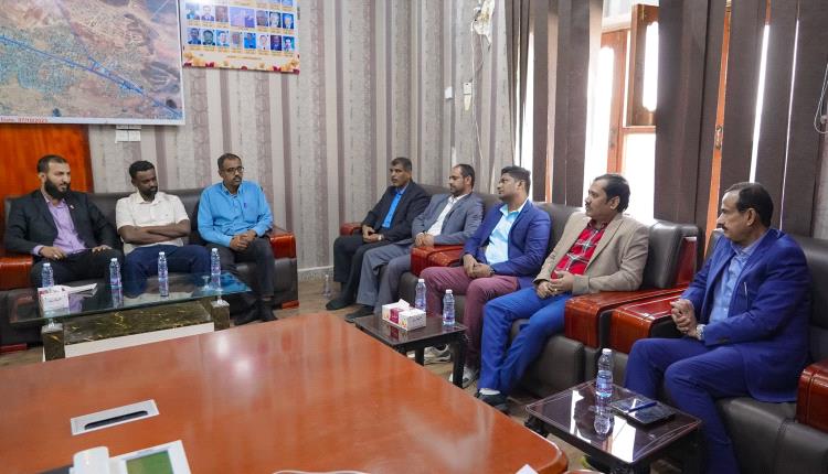 المحافظ بن الوزير يطلع على مستوى الخدمات الطبية ويؤكد دعم تطوير القطاع الصحي بمحافظة شبوة