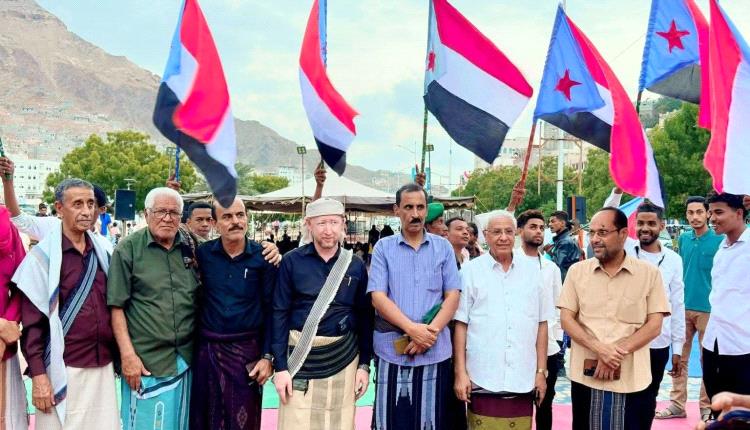 اتساع الاعتصام المفتوح بالمكلا بانضمام قبلي ومجتمعي وشبابي دعمًا لاستعادة دولة الجنوب