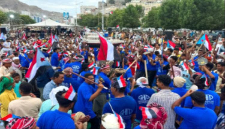 وفد من مدينتي الشحر وشحير يشارك في اعتصام المكلا للإعلان عن دولة الجنوب العربي